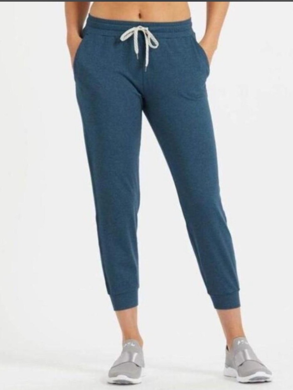 Vuori Performance High Rise Crop Jogger